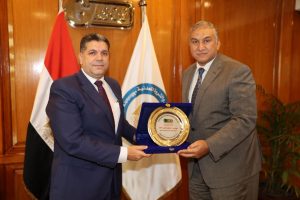 قيادات البترول يحتفلون بمسيرة المهندس إبراهيم حسن في عام بلوغه سن التقاعد