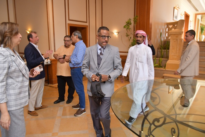 جلسة تشاور مجتمعي بمناجم أبو مروات تؤكد التوازن بين الاستثمار وحماية البيئة ودعم المجتمع المحلي