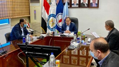 الملا يتفقد مشروع تطوير شبكة خطوط أنابيب البترول بمنطقة مسطرد