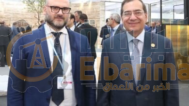 الملا يلتقى بوزير أرض أقدم جمهورية في العالم