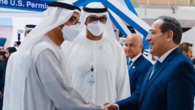 الملا في مقدمة مستقبلى رئيس دولة الإمارات خلال تفقده معرض أديبك 2022
