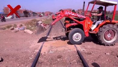 النقل المصرية تناشد المواطنين بعدم إقامة معابر غير شرعية على قضبان السكك الحديدية
