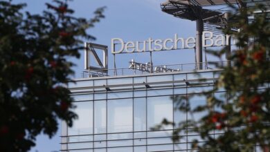 محكمة روسية تحجز ممتلكات Deutsche Bank