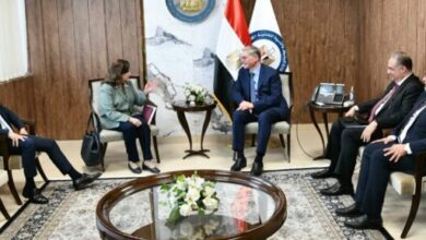 وزير البترول يبحث خطط تنمية الغاز مع شل وبتروناس في البحر المتوسط