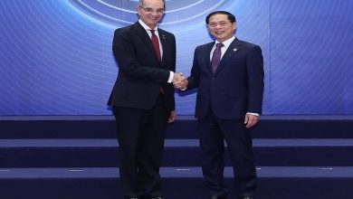 وزير الاتصالات يشهد مراسم توقيع اتفاقية