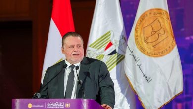 محافظ البنك المركزي يشهد تخرج