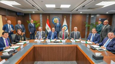 وزير البترول يشهد توقيع عقد تمويل