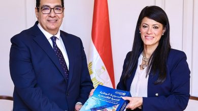 التخطيط تبحث مع رئيس جامعة القاهرة