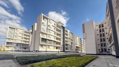 وزير الإسكان يتابع عملية تسليم وحدات