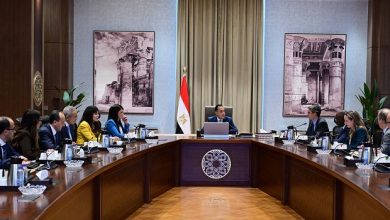 رئيس الوزراء يستقبل وفد البنك الدولي
