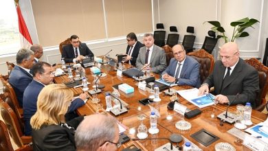 وزير الإسكان يتابع مشروعات المرحلة