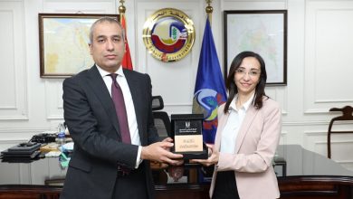 رئيس البنك الزراعي يستعرض