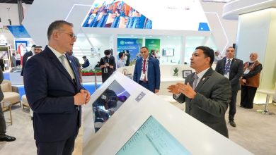 وزير البترول يتفقد الجناح المصري