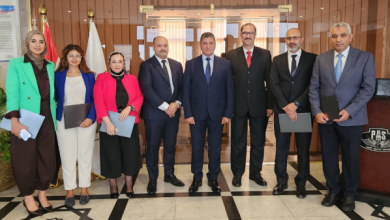إيهاب عبدالمقصود يكرم فريق التدريب الفني بعد ترخيص نشاط جديد للشركة