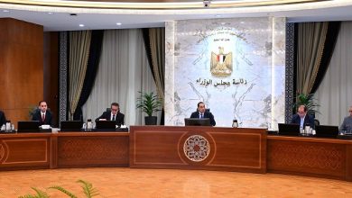 رئيس الوزراء يتابع الموقف التنفيذي
