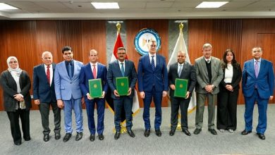 وزير البترول يشهد التوقيع بالأحرف