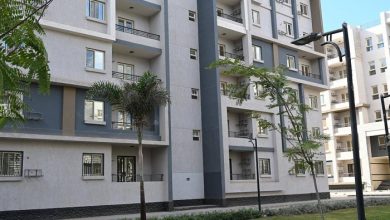 وزير الإسكان يتابع موقف مشروعات