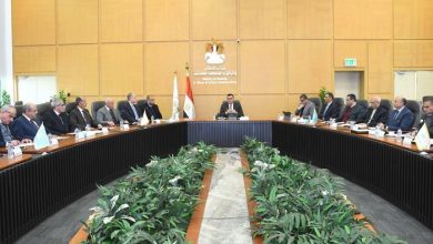 وزير الإسكان يتابع مستجدات تنفيذ