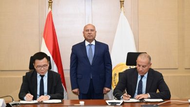 مصر توقع عقد مجمع صناعي