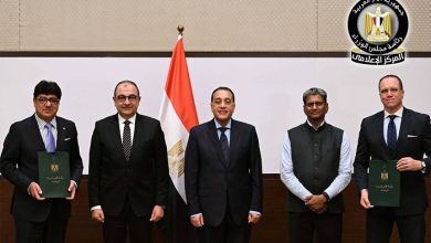 مدبولي يشهد توقيع عقد