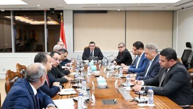 وزير الإسكان يتابع الموقف التنفيذي