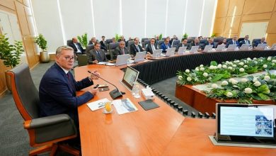 وزير البترول يناقش مع الشركات