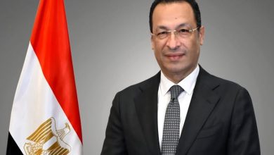 وزير الاتصالات يغادر إلى الهند