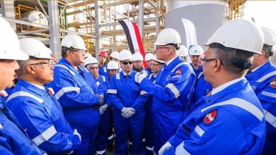 وزير البترول يتفقد الوحدات الإنتاجية