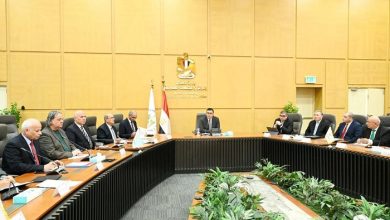 وزير الإسكان يترأس اجتماع لجنة