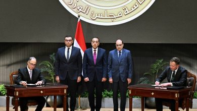 رئيس الوزراء يشهد توقيع 3 اتفاقيات