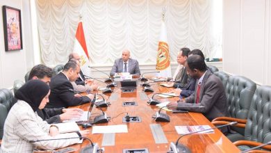 رداد يبحث مع رئيس الجامعة البريطانية