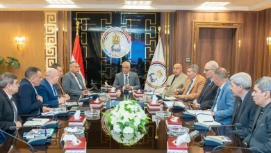 وزير الإنتاج الحربي يتابع تصنيع