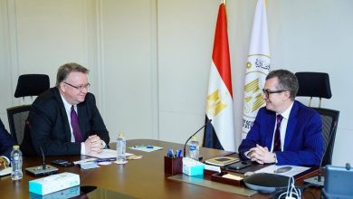 رستم يبحث مع منظمة العمل
