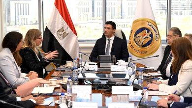 وزير الصناعة يبحث مع فولكس فاجن