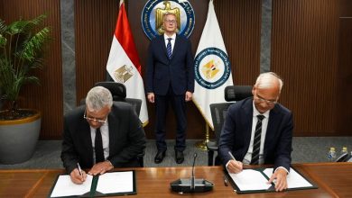 وزير البترول يشهد اتفاقا لتغذية