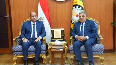 وزير العمل يبدأ جولة بالدقهلية