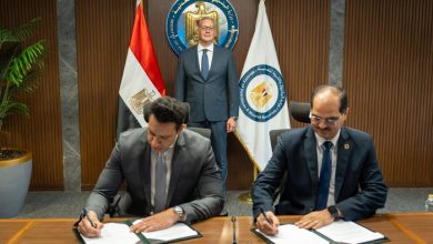 وزير البترول يشهد توقيع اتفاقية