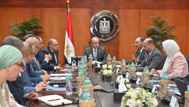 وزير الاستثمار يبحث تعزيز صادرات