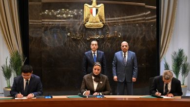 مصنع لتوربينات الرياح ومحطة