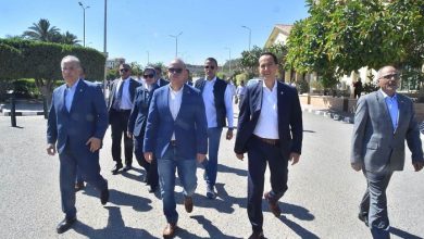 وزير الاستثمار يتابع أداء مصانع