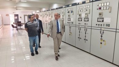 وزير الكهرباء يتفقد محطة