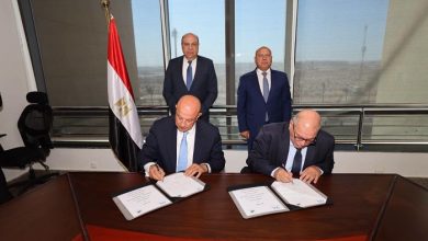 النقل والطيران المدني يوقعان