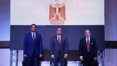 وزير العمل ومحافظ البحر الأحمر