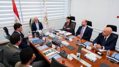 وزير الاستثمار يبحث مع EVRAID