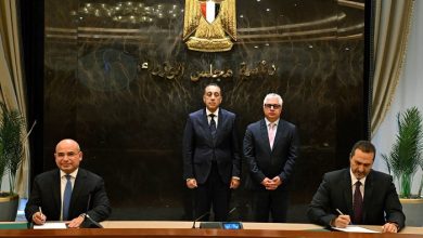 مدبولي يشهد توقيع عقد