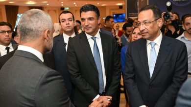 وزيرا الصناعة والاتصالات يفتتحان