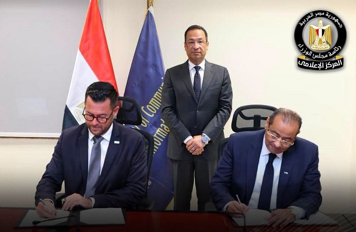 المصرية للاتصالات توقع اتفاقية