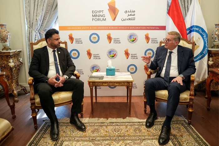مناقشة برامج التدريب والتأهيل