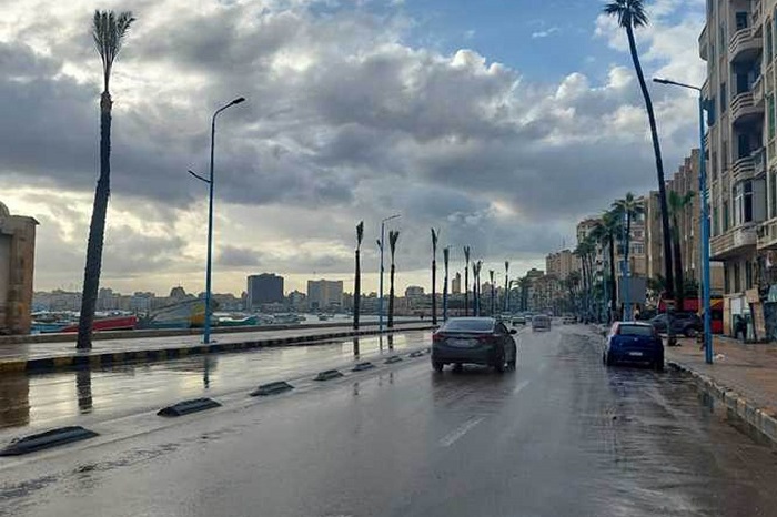 انخفاض بالحرارة وأمطار متفاوتة