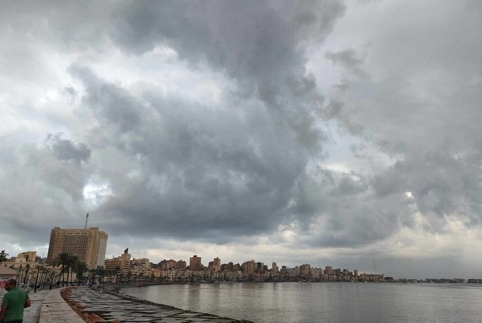 انخفاض بالحرارة وأمطار متفاوتة